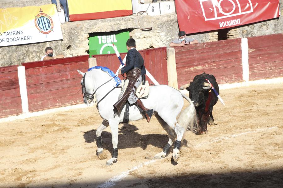 Corrida de toros, con Pablo Donat, Ruiz Muñoz y Víctor Hernández. Bocairent