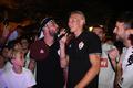 Celebració de l'ascens de l'Ontinyent CF. El portero Iván Vallés habla a la afición