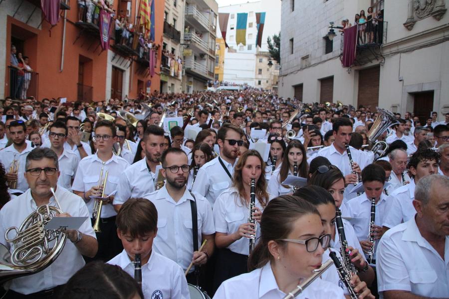 Entrada de bandas. Fiestas Moros y Cristianos de Ontinyent. Enrique Alborch. "Chimo"