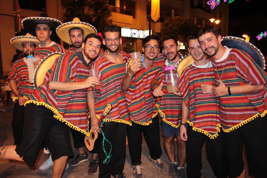 Desfile de Alardos. Moros y Cristianos Ontinyent 2017