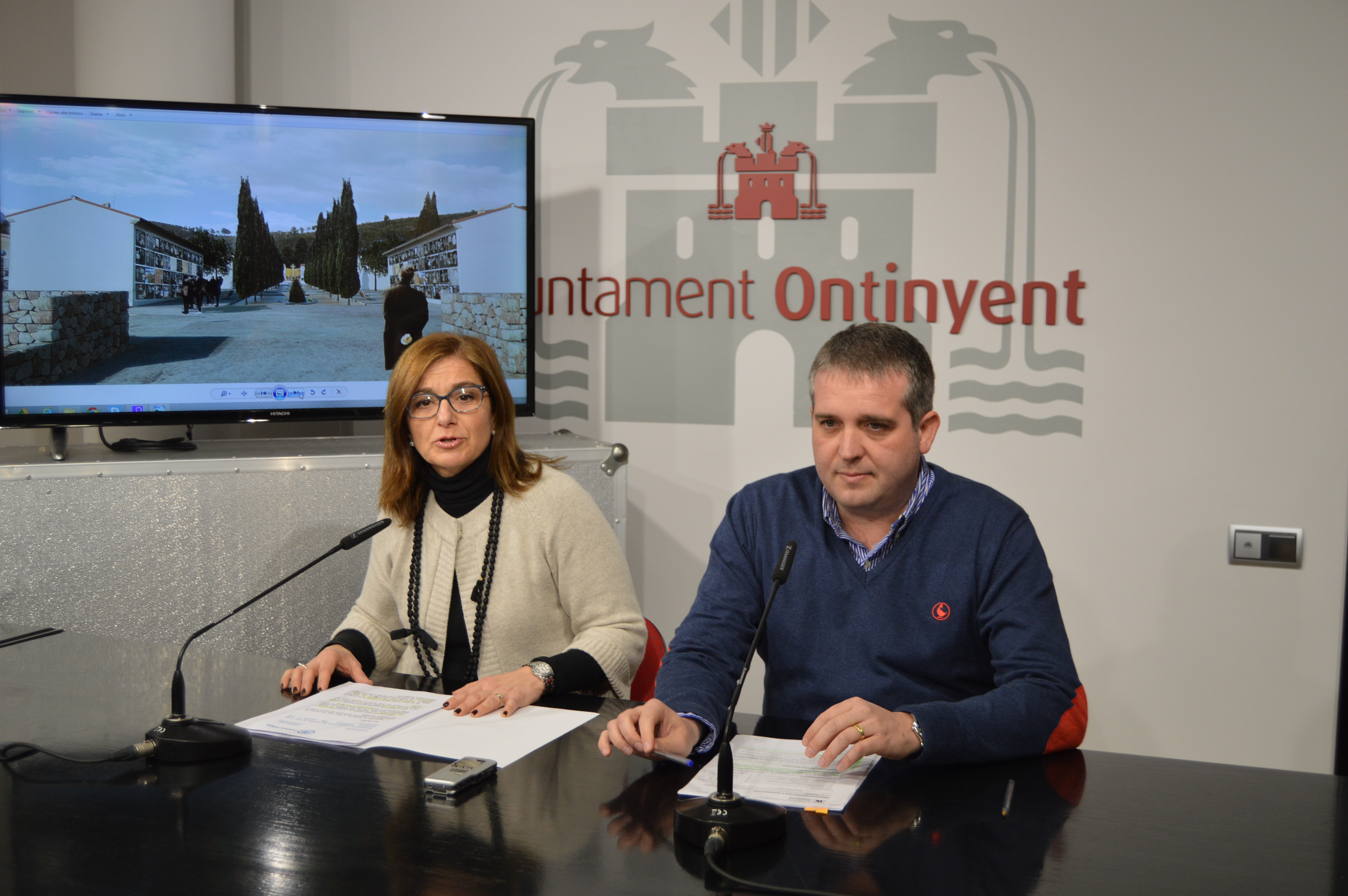 Mercedes Pastor y Jaime Peris, concejal de Ontinyent