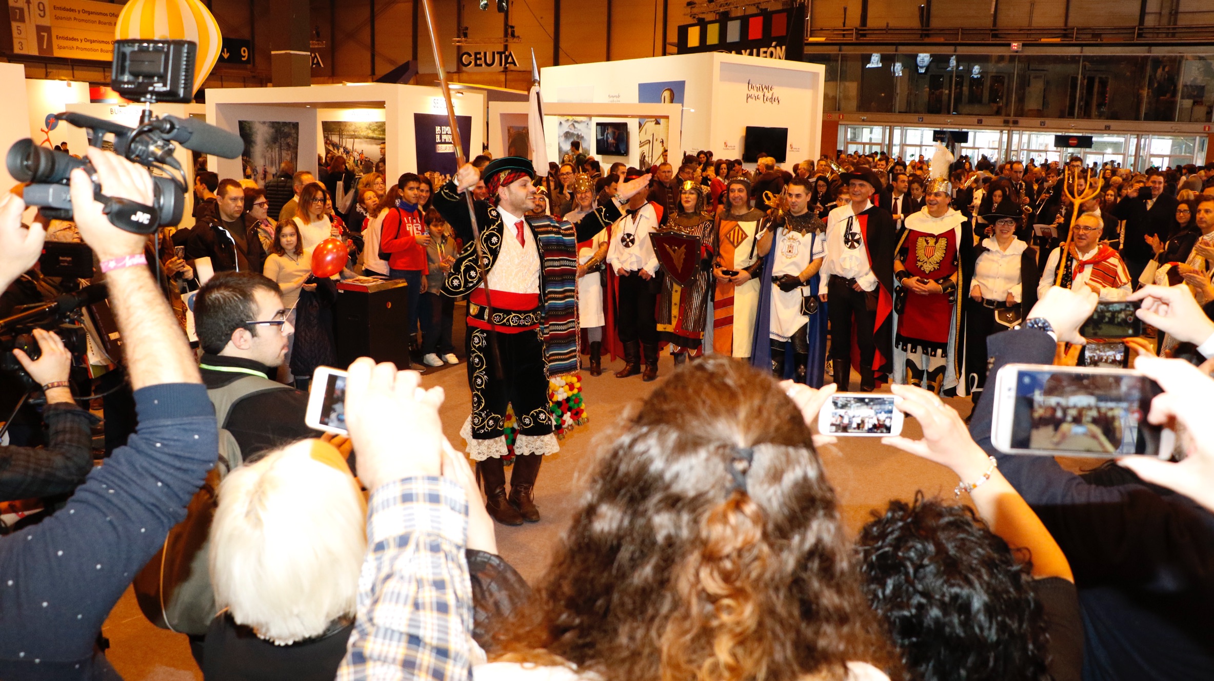 Desfile de los Moros y Cristianos de Ontinyent en Fitur
