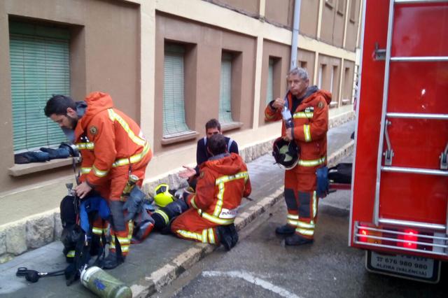 Un incendio calcina la cocina de una casa en Bocairent