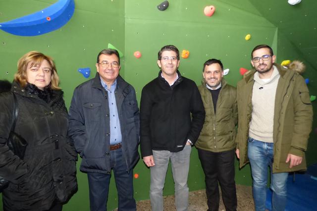 Ontinyent dedica l’ampliació del rocòdrom a la memòria d’Àlex Vicedo