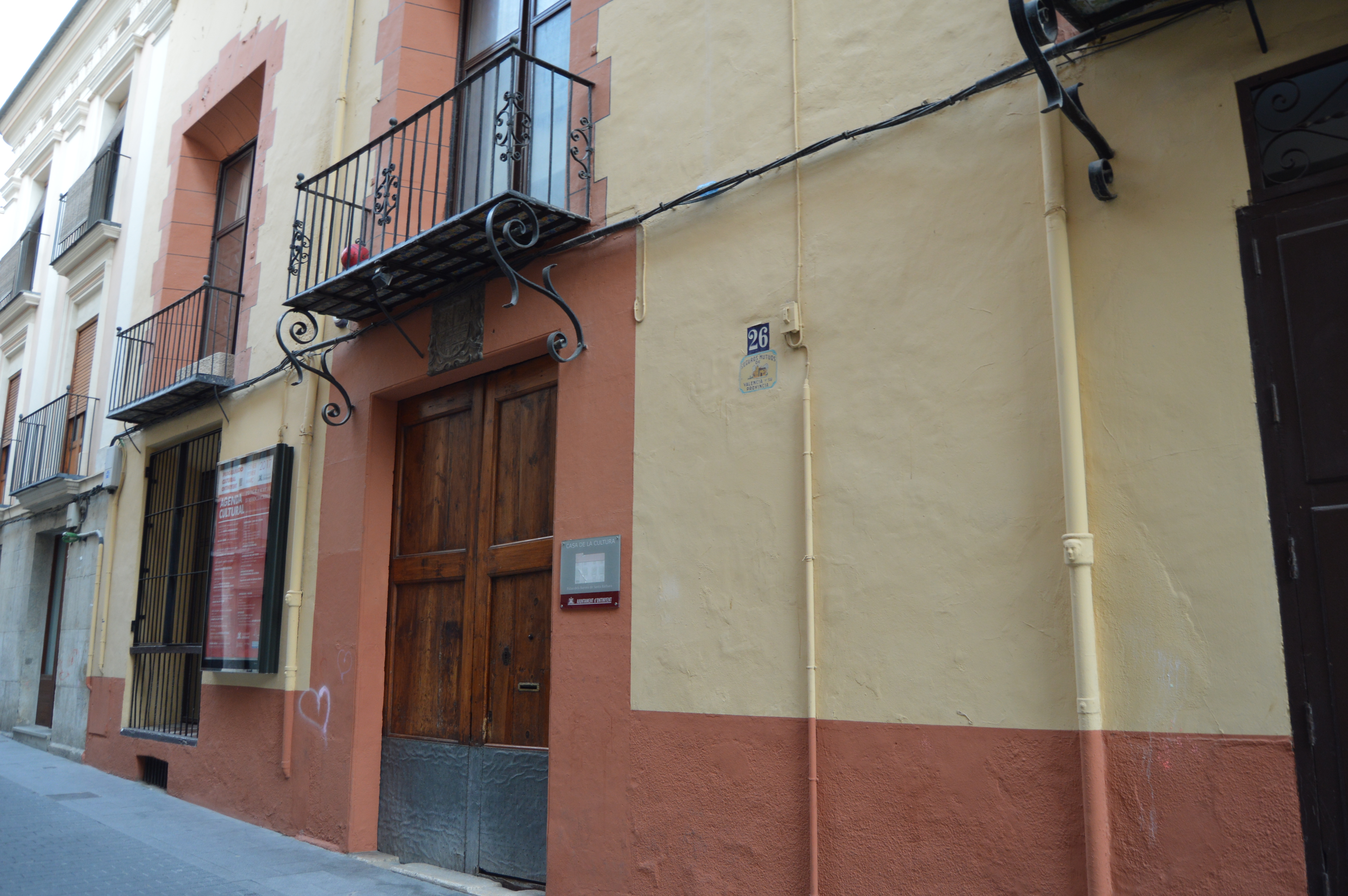 Casa de Cultura de Ontinyent, que acogerá la oficina para asesorar sobre la regularización de les casetes