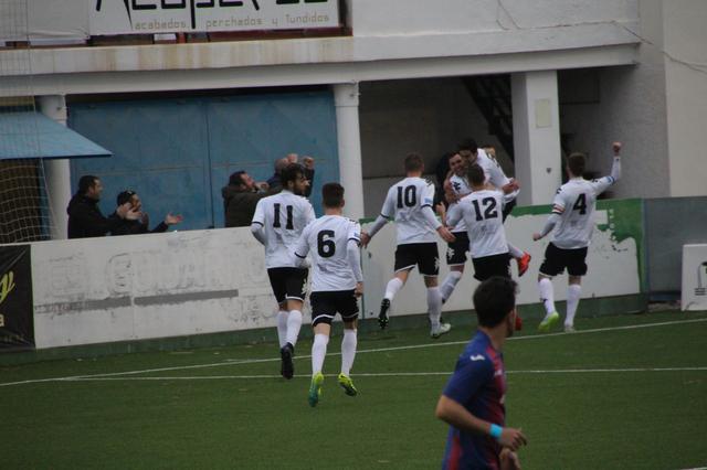 Victòria èpica de l’Ontinyent davant l’Alzira (1-0)