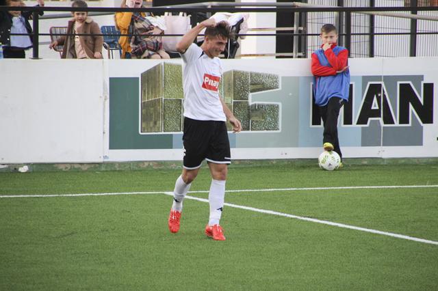 El Ontinyent golea al Silla para lograr su 5ª victoria consecutiva