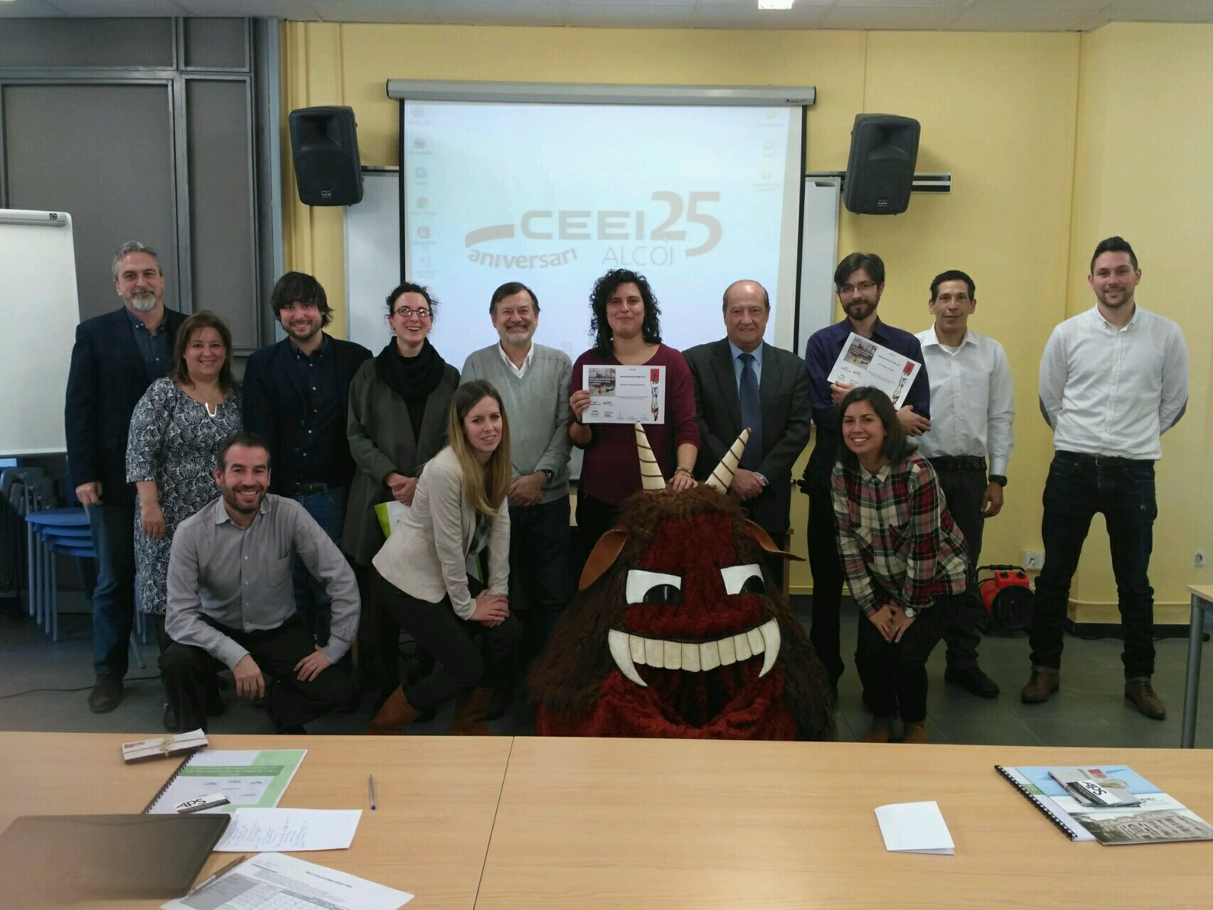 Imagen de la entrega del Premio Emprendeaventur@ 2017 de l’Alcoià y el Comtat