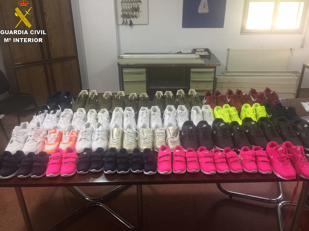 Zapatillas confiscadas