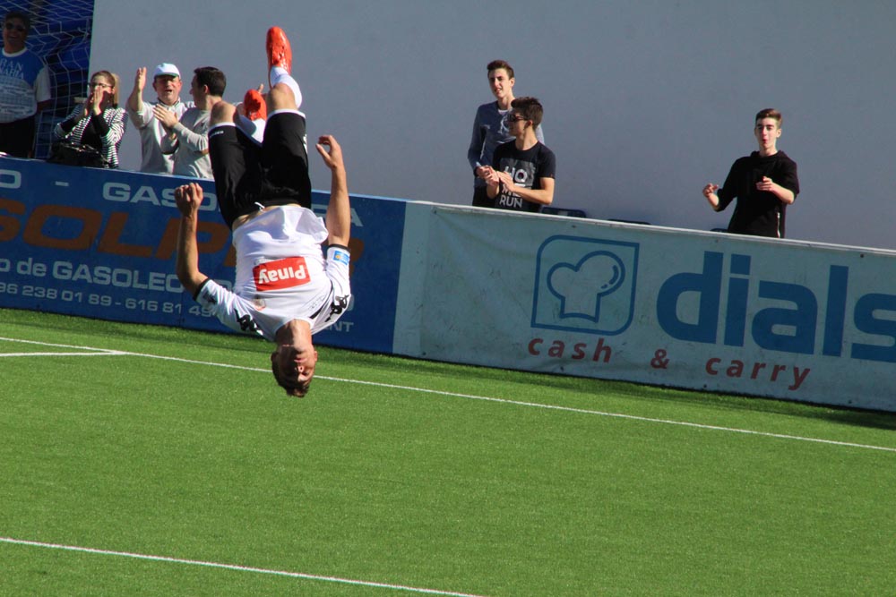 Cristo celebra uno de sus goles