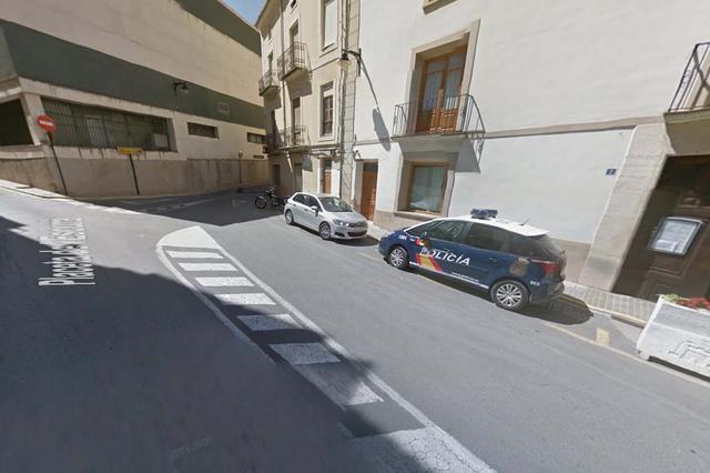Detenido tras robarle el bolso con violencia a una mujer en Ontinyent