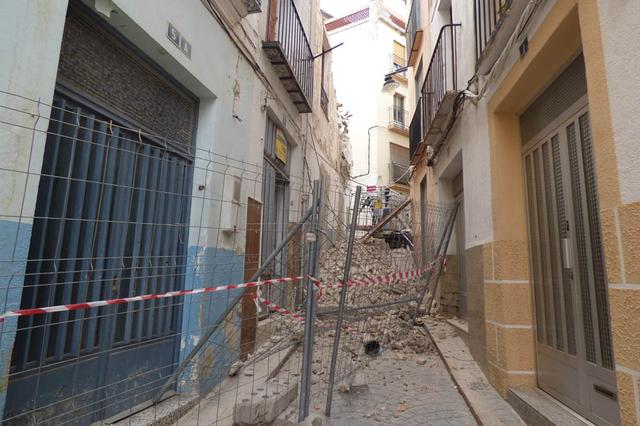Ontinyent inicia l’enderroc de 4 habitatges al Poble Nou