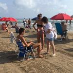 Ontinyent promociona a la platja les festes de Moros i Cristians