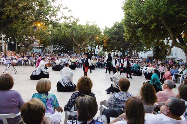 El I Intercanvi de Danses Vila d’Ontinyent fa gaudir més de 300 espectadors