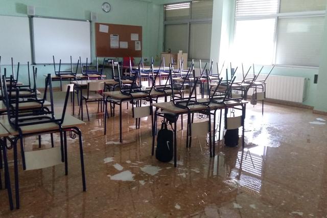 Suspenden las clases en el CEIP Vicente Gironés por la inundación