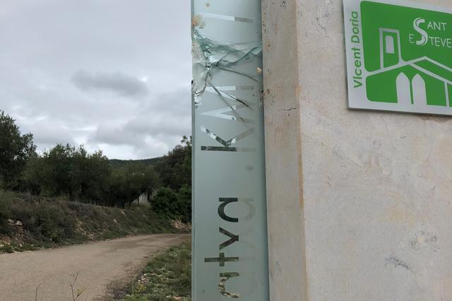 Nous actes vandàlics en les senyals de la pujada a Sant Esteve