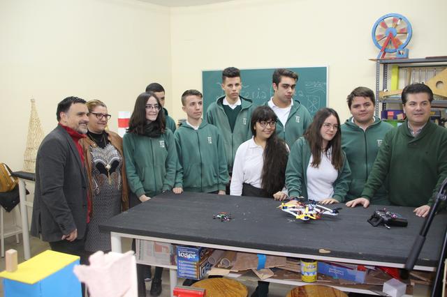 Estudiantes de Ontinyent construyen dones con fines sociales