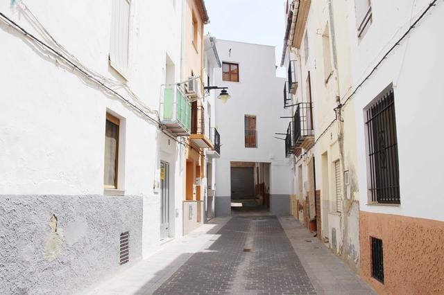 Troben el cadàver d’un home en una vivenda d'Ontinyent