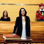 Troben un gosset abandonat amb un gran tall al llom i les costelles trencades