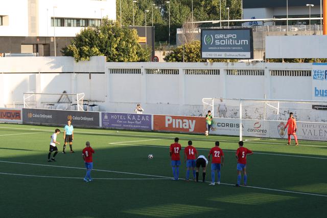 El Club Deportivo Ontinyent afronta el derbi con la defensa en cuadro