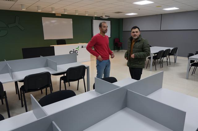 Ontinyent abre una sala de estudio las 24 horas del día