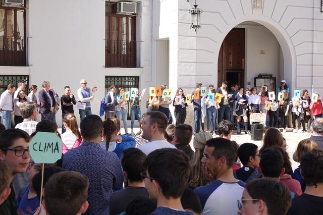 L'IES L'Estació secunda la vaga internacional d'estudiants pel clima