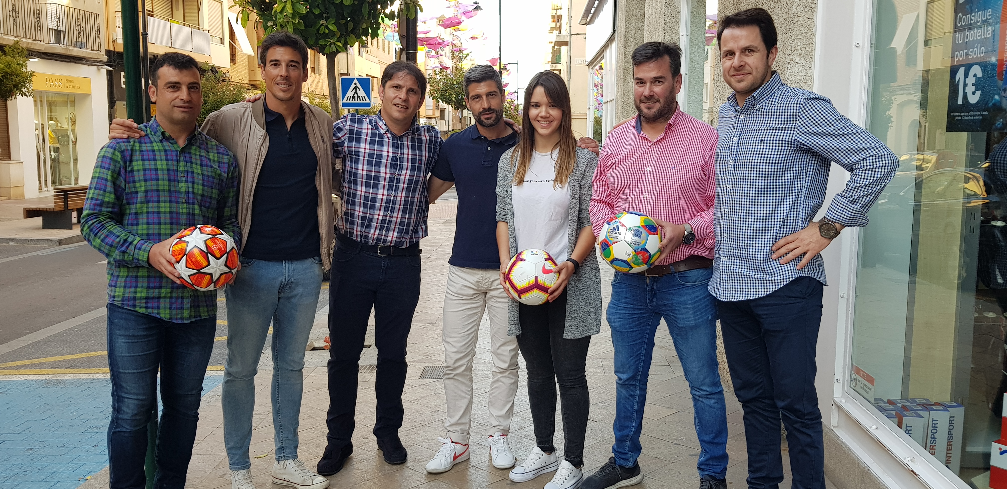 Juanma Bas, Alfonso Soler, Miguel Ángel Mullor, Roberto Bas, Sonia Santainés, Óscar Bernabeu y Niki Slavchev