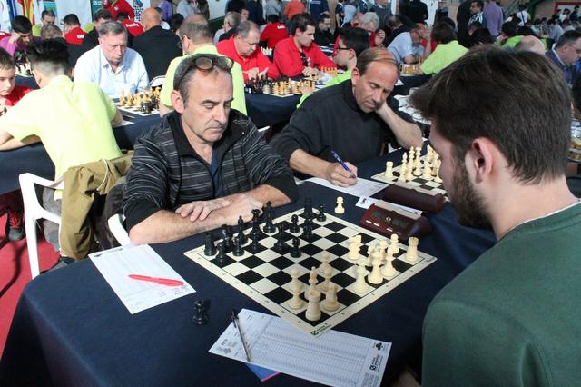 XIX Simultánea de ajedrez en la calle Martínez Valls