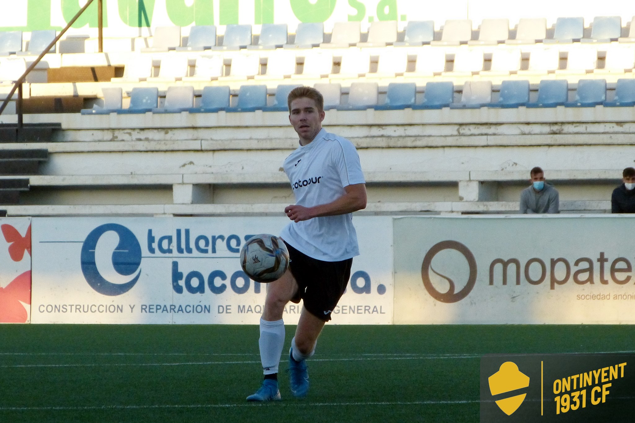 Imagen de un partido de pretemporada del Ontinyent 1931