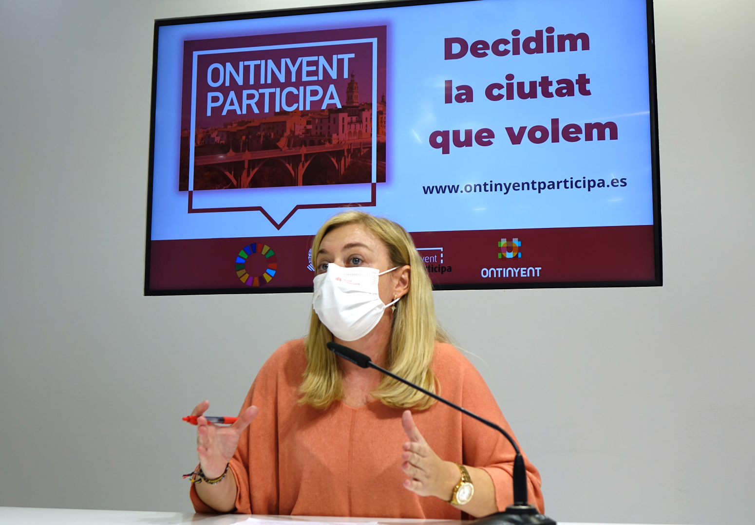 Natalia Enguix, Jorge Rodríguez i Joan Sanchis celebren la victòria