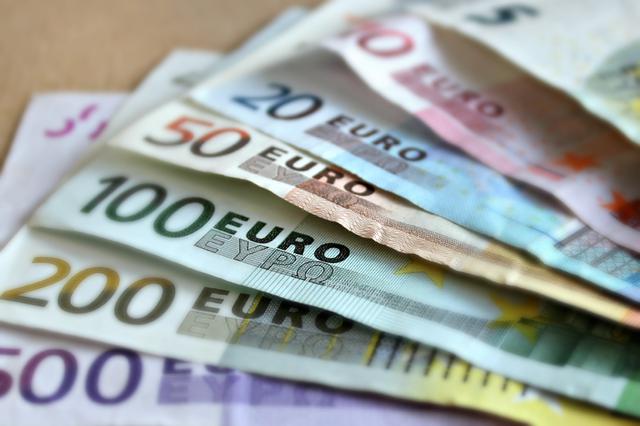 Detingut a Ontinyent un home per distribuir bitllets falsos en comerços