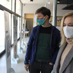 Ontinyent denuncia la violencia contra las mujeres con la exposición "No em toques el Whatsapp"