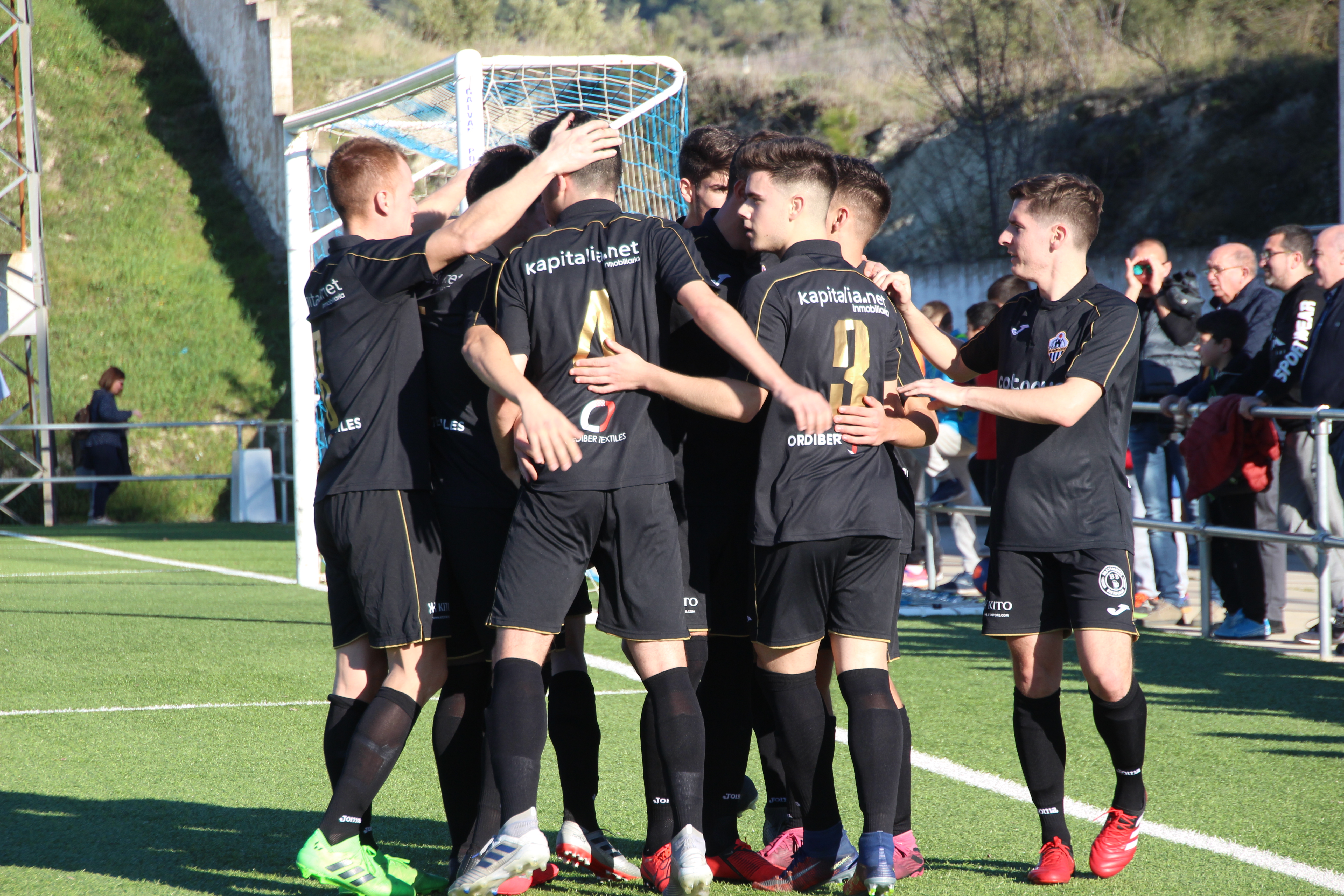 Los jugadores del Ontinyent celebran un gol en una foto de archivo