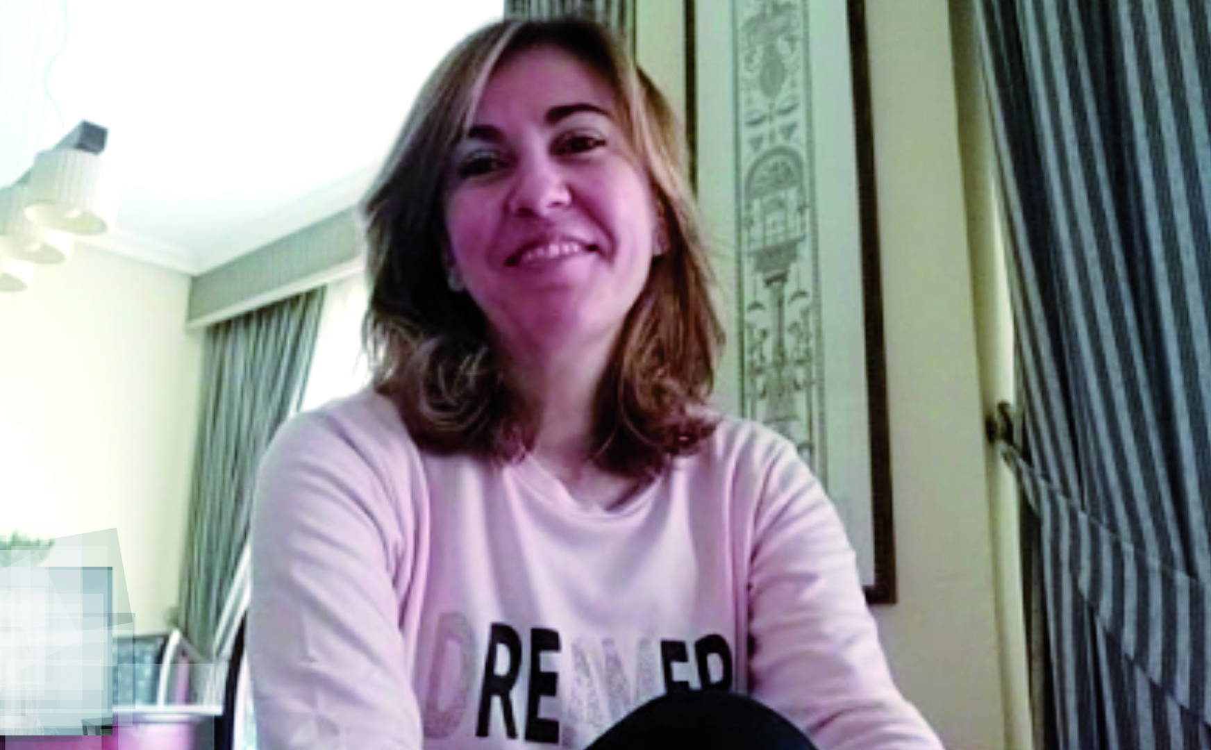 Foto de Maria José Alhambra durant l'entrevista telemàtica