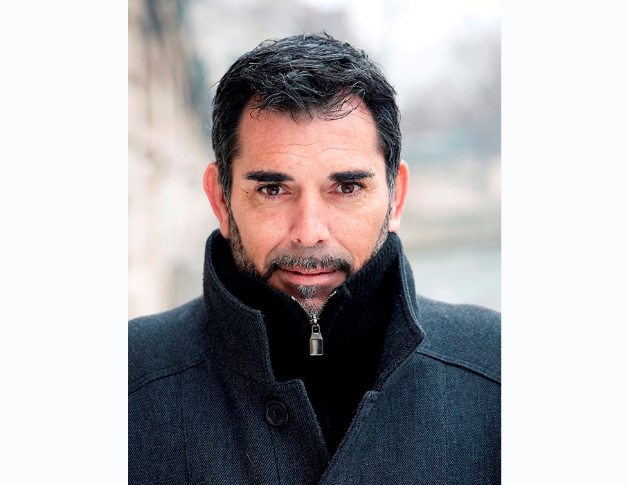 Víctor del Árbol