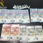 Detenida por cuando circulaba con su vehículo con 13 envoltorios de cocaína