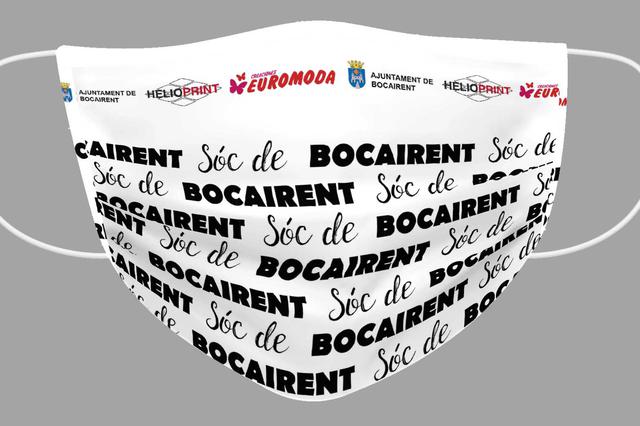 El vecindario de Bocairent recibe máscaras personalizadas por empresas