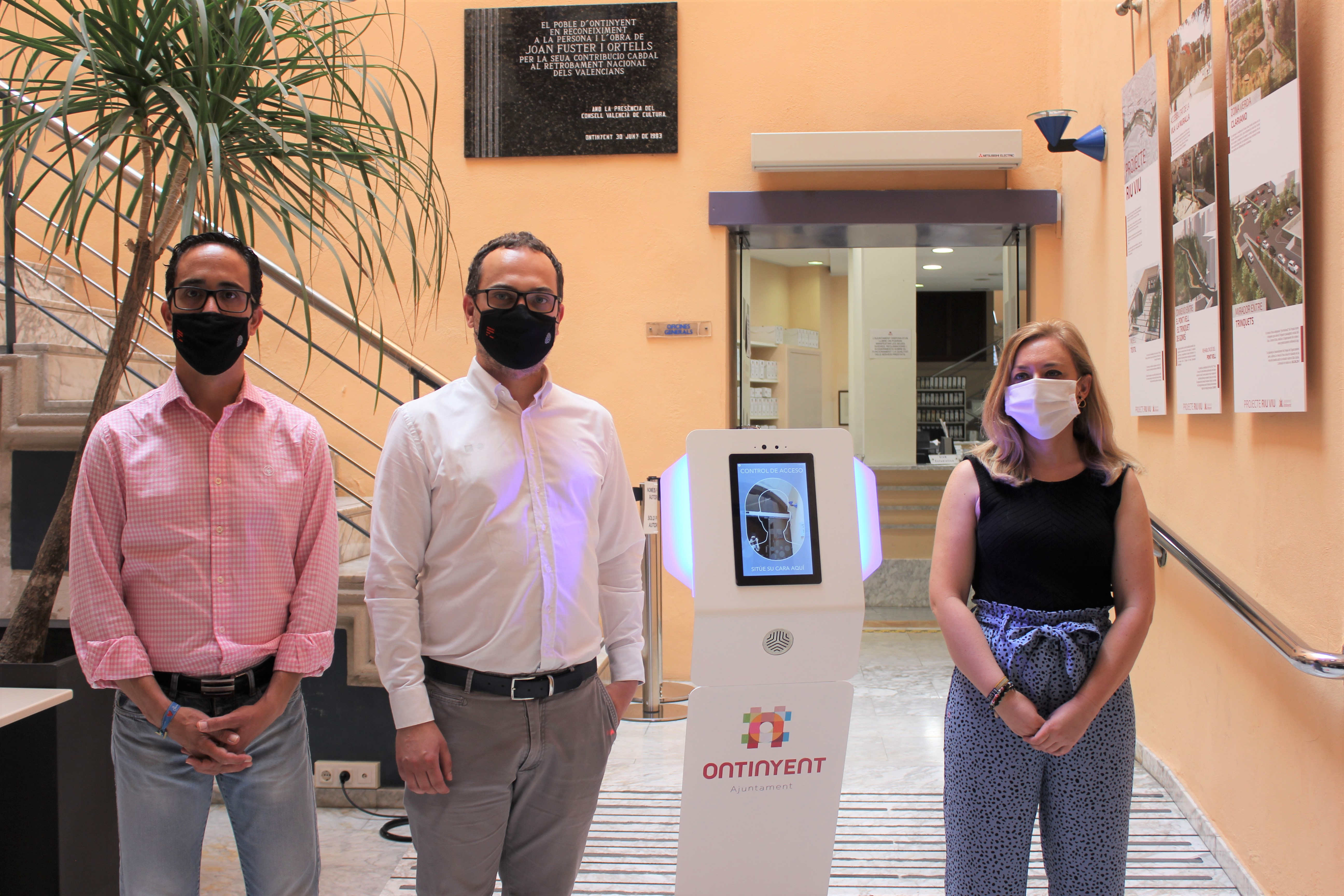 Juan Gomis, Toni Tortosa i Natalia Enguix