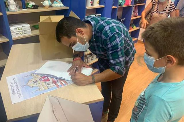 Ricardo Montés presenta a Ontinyent el seu llibre