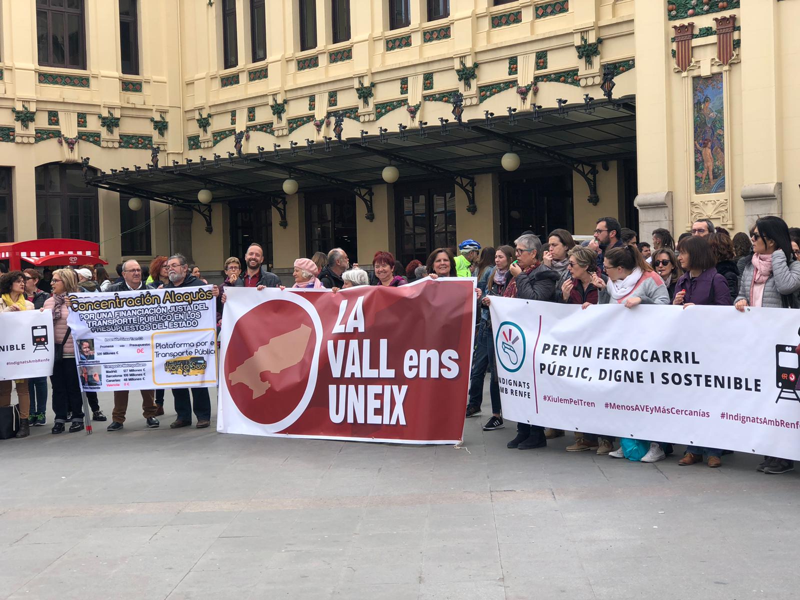 Manifestació en defensa del tren