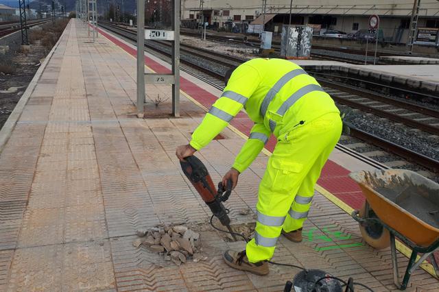 Inician las obras de mejora de accesibilidad en la estación de Cercanías de Xàtiva