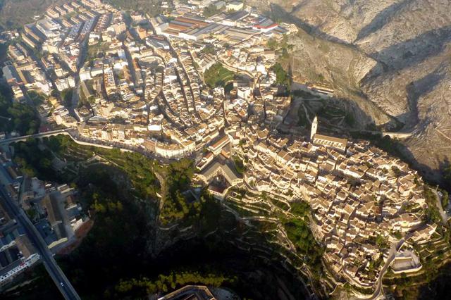 Bocairent amplía las ayudas municipales de apoyo a la actividad económica