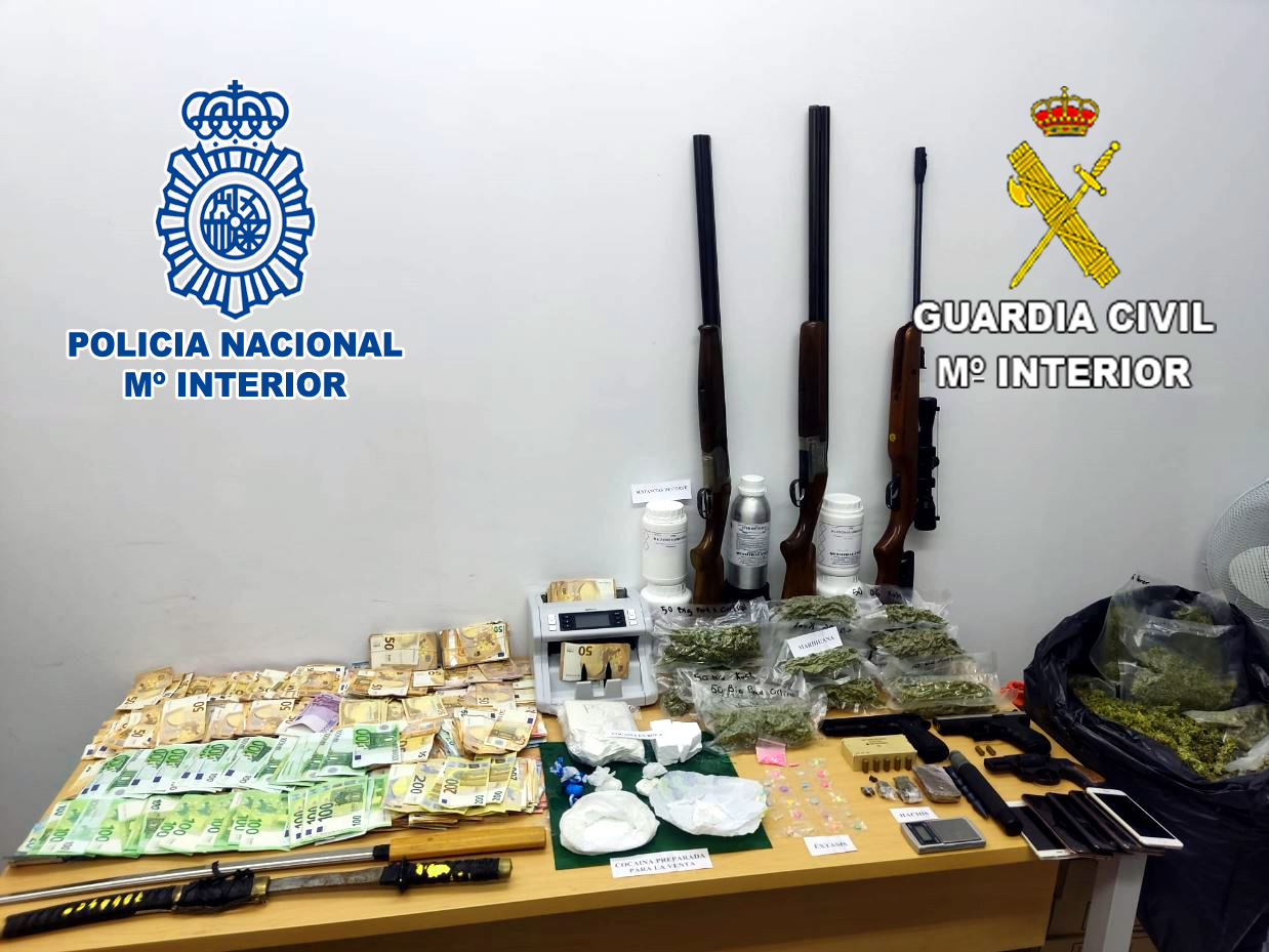 El material interceptado por la Guardia Civil