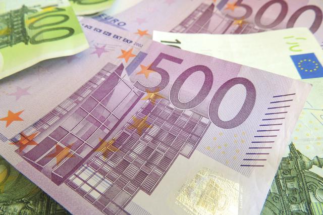 Detienen a 37 personas de una organización dedicada a introducir billetes falsos