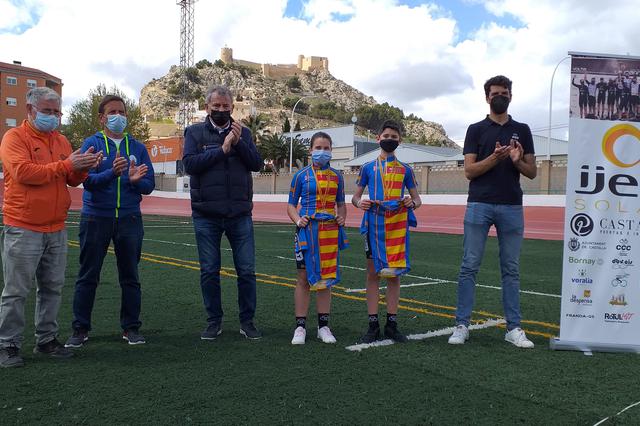 Carla Sanchis y Fran Gramage, campeones autonómicos de pista en categoría alevín por partida doble