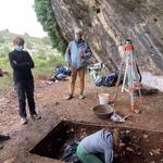 Ontinyent investiga la presència de restes del Paleolític a la cova i l’abric de l’Hedra