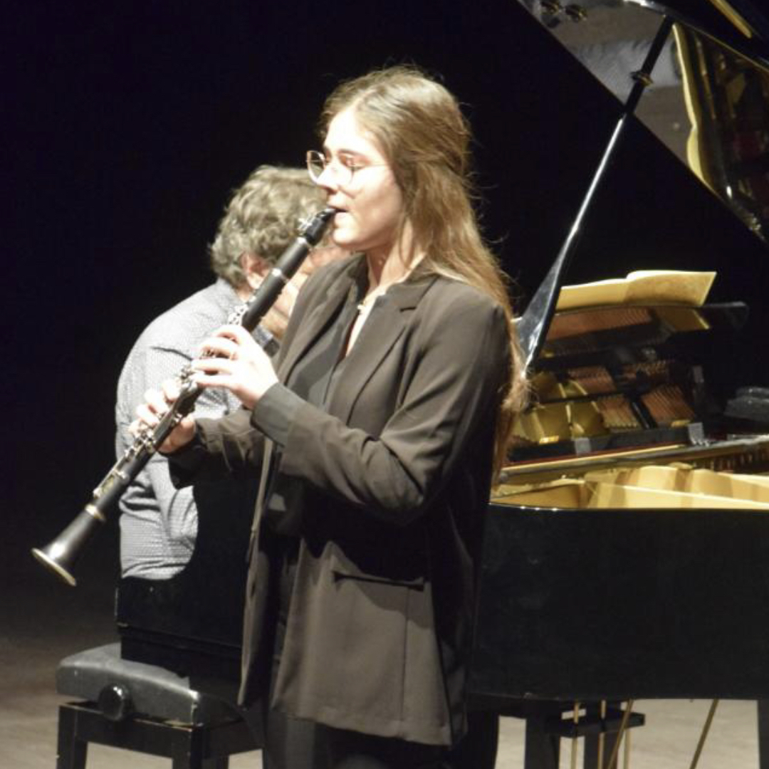 Mª Amparo Molina