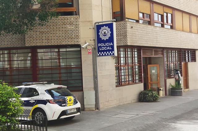 Dissolen una festa en una vivenda i tanquen un bar que incomplia l'horari