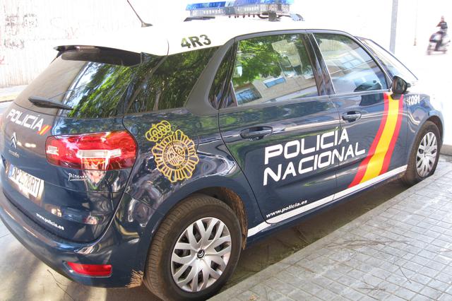 Detingut en Ontinyent un home per amenaçar i intentar agredir a la Policia
