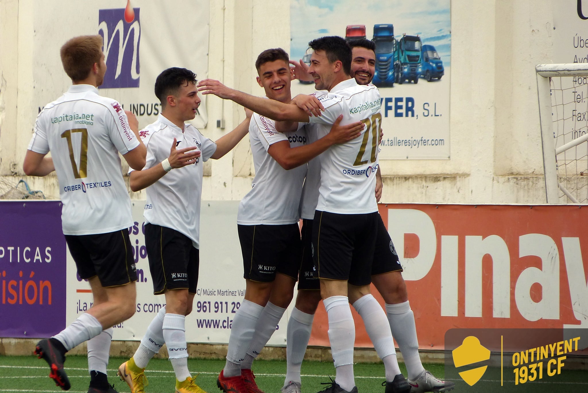 Celebración de uno de los goles del Ontinyent 1931